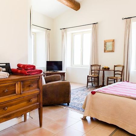 Le Mas Del Sol Bed and Breakfast Bonnieux Eksteriør billede