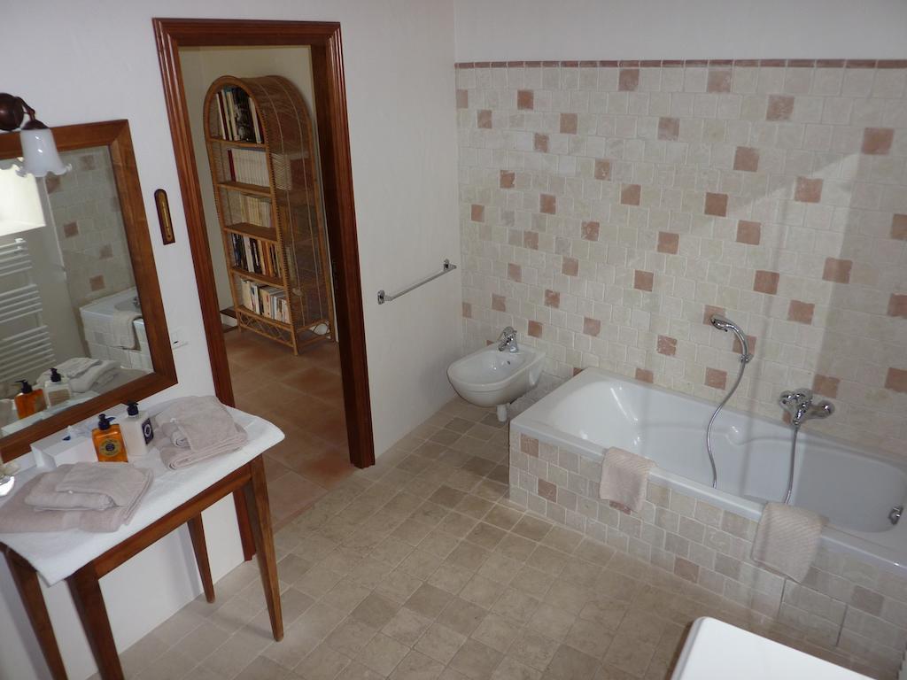 Le Mas Del Sol Bed and Breakfast Bonnieux Værelse billede